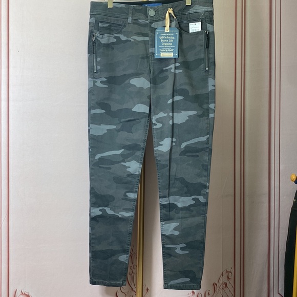 #19 Democracy Camo Pant Booty Lift Jegging CC - Picture 3 of 8
